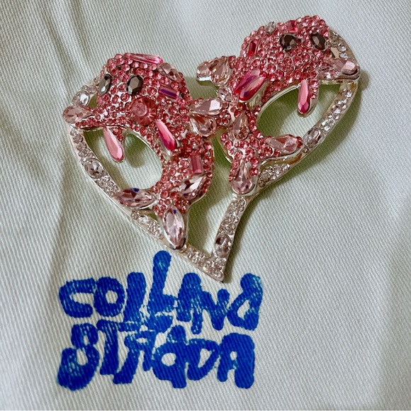 Collina Strada Dolphin Heart Pin - Picture 2 of 8